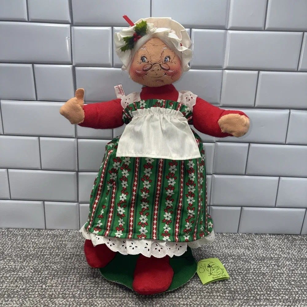 Annalee Doll Mrs Santa Clause 1967-68 19 Inches With Stand VTG